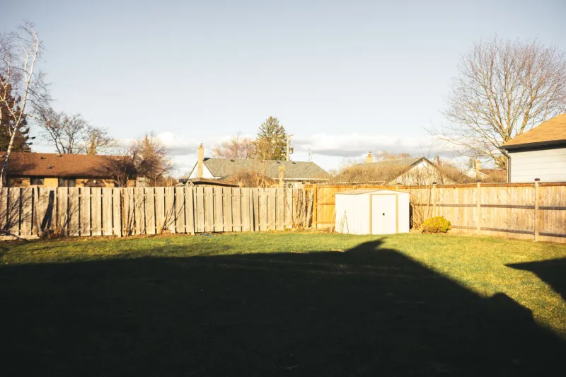 Good Fences, Better Pools: Designing Your Backyard Without Making Enemies on Your Richmond Street